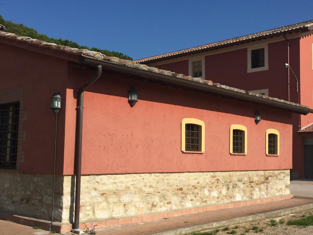 Rosso Porpora Villa Colle Umberto  ภายนอก รูปภาพ