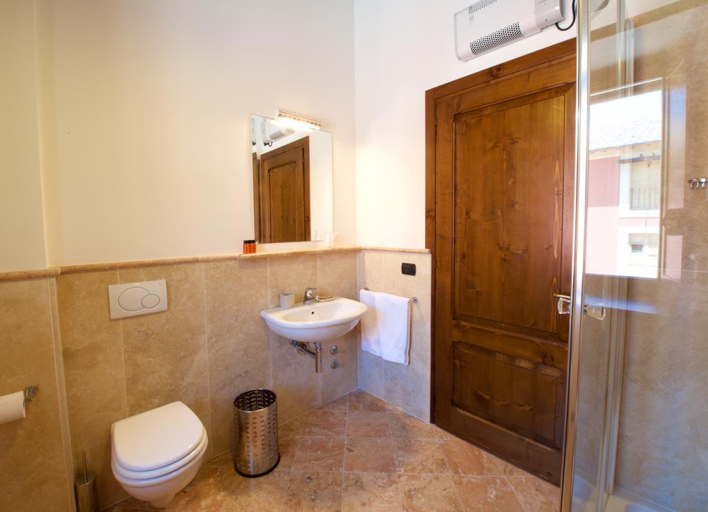 Rosso Porpora Villa Colle Umberto  ภายนอก รูปภาพ