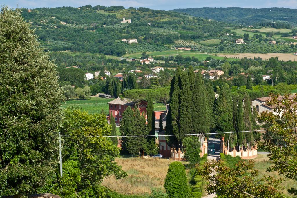 Rosso Porpora Villa Colle Umberto  ภายนอก รูปภาพ