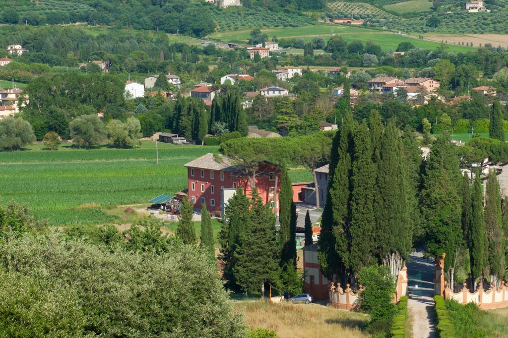 Rosso Porpora Villa Colle Umberto  ภายนอก รูปภาพ