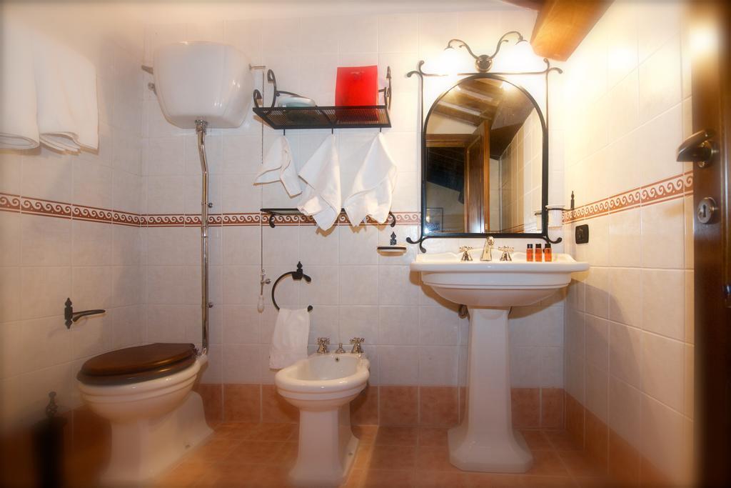 Rosso Porpora Villa Colle Umberto  ภายนอก รูปภาพ