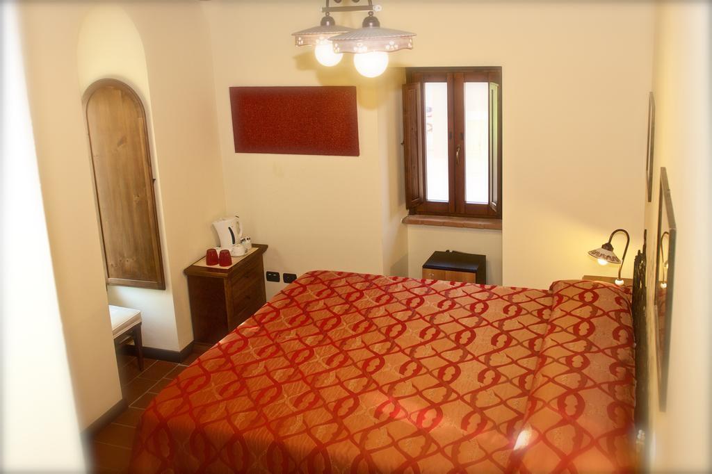 Rosso Porpora Villa Colle Umberto  ภายนอก รูปภาพ