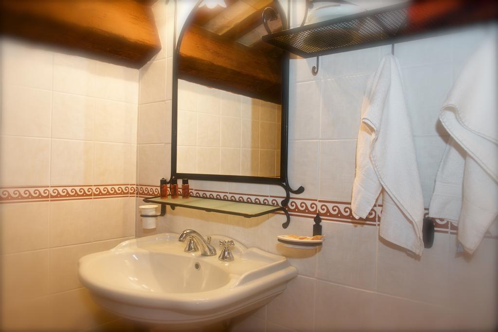 Rosso Porpora Villa Colle Umberto  ภายนอก รูปภาพ