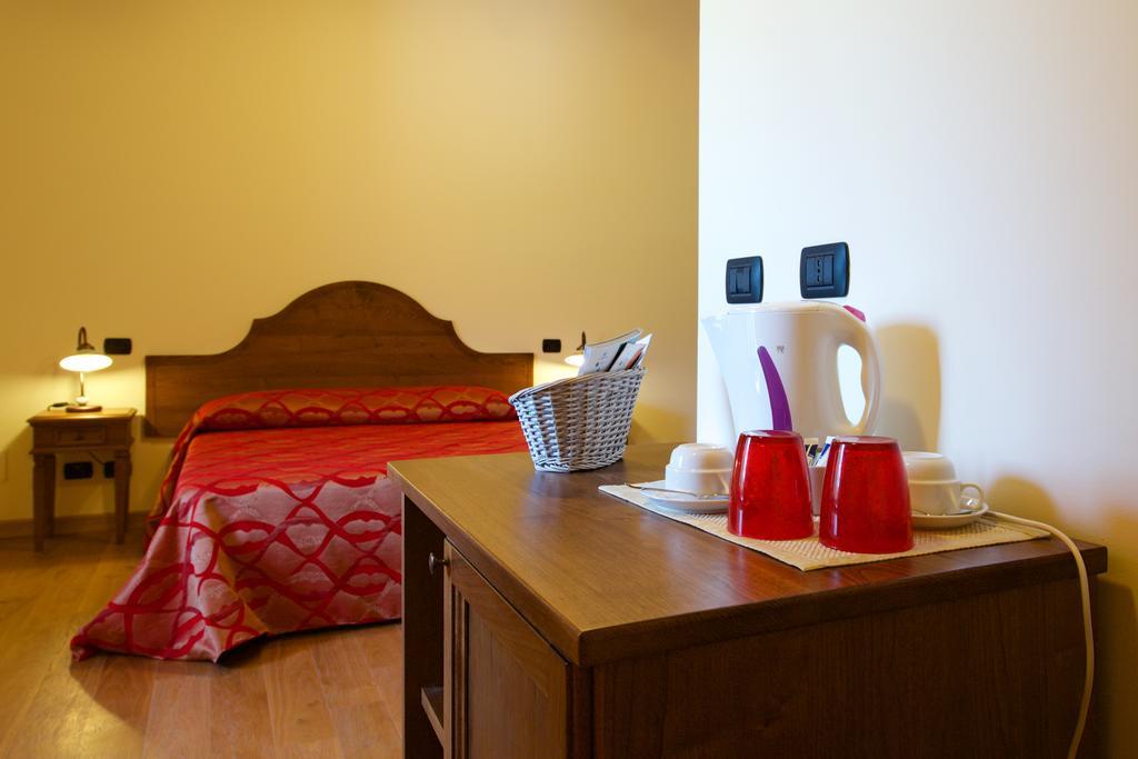 Rosso Porpora Villa Colle Umberto  ภายนอก รูปภาพ