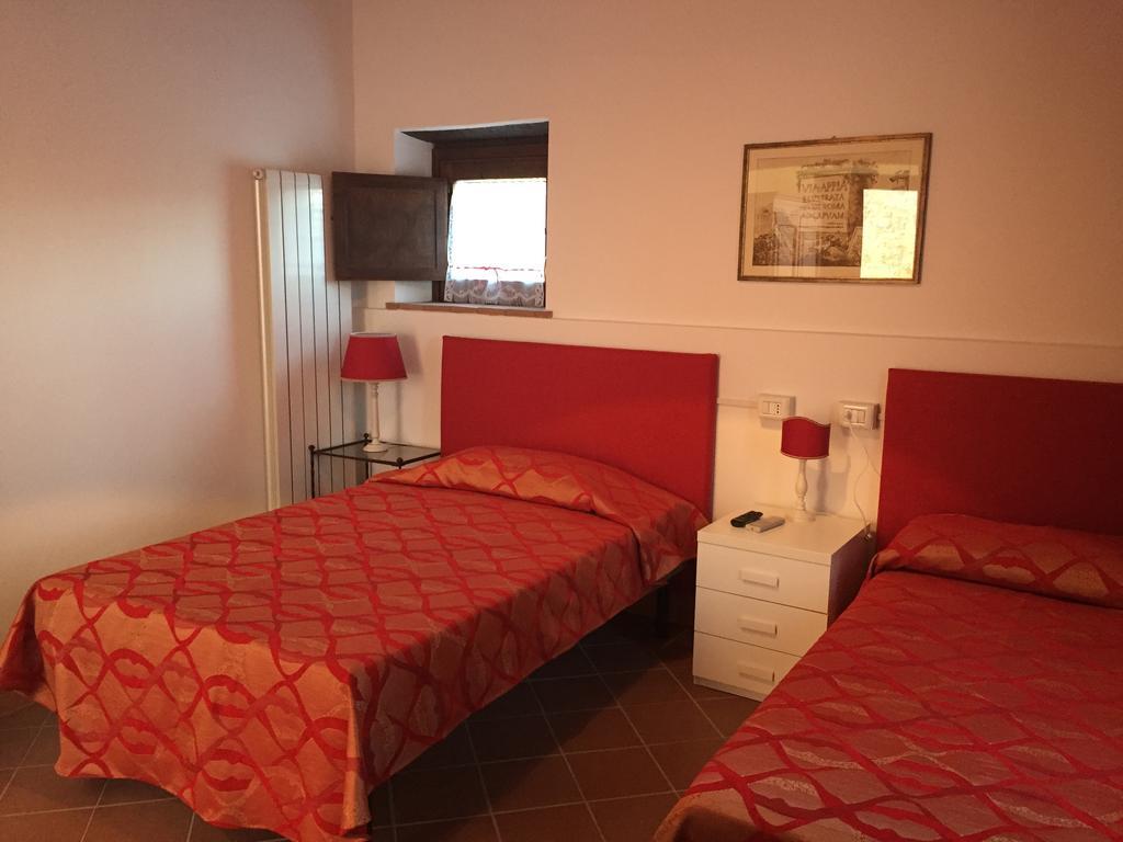 Rosso Porpora Villa Colle Umberto  ภายนอก รูปภาพ